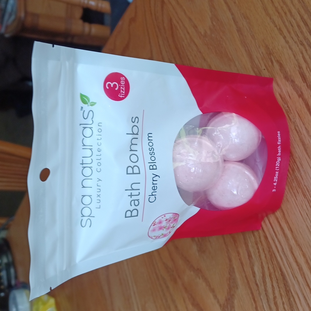 Spa bath bombs